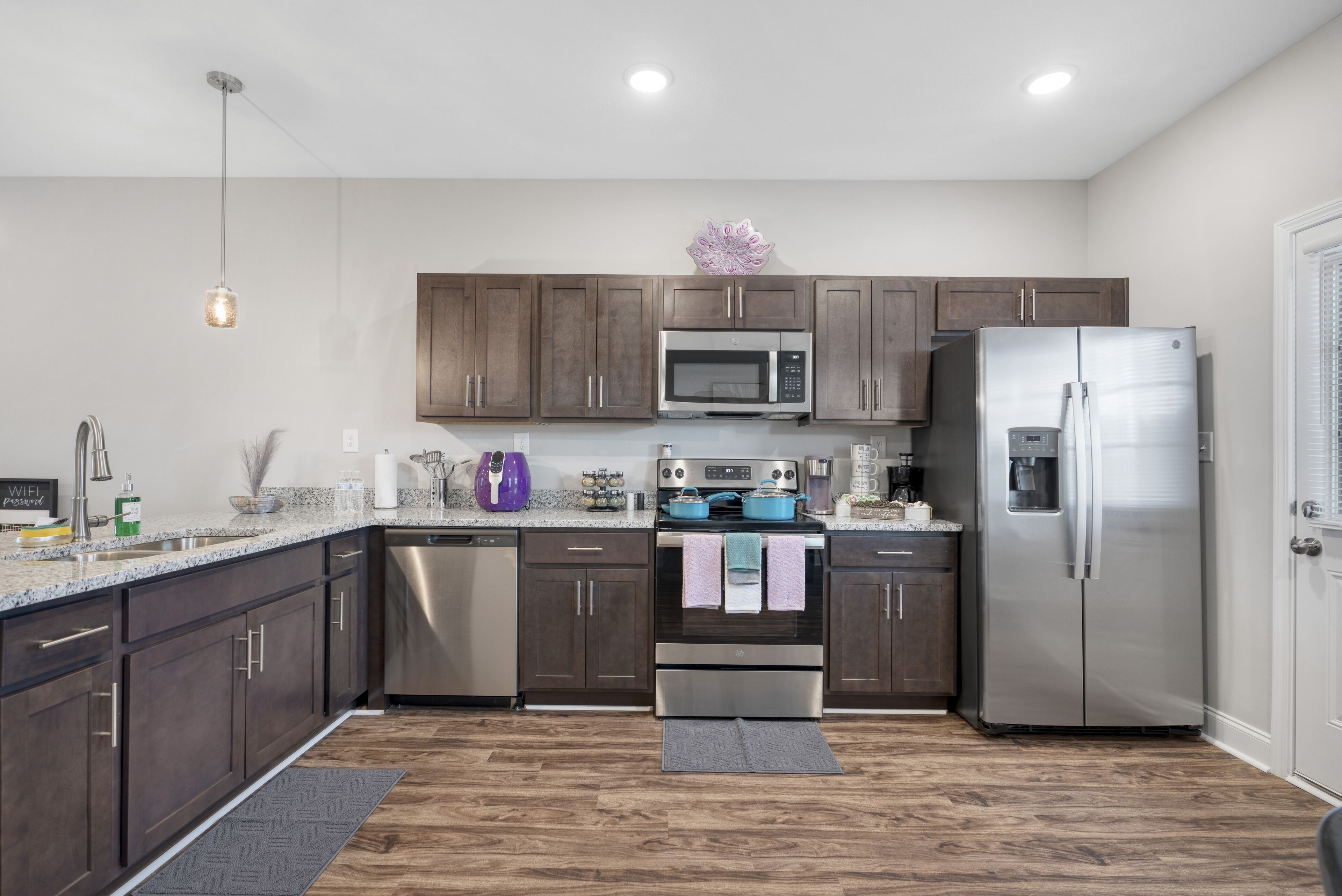 Brand New Townhome, Easy Access I-24W