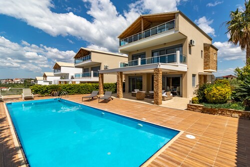 Villa Dina with private pool