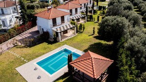 Exterior - Friday Mood: Villa Pleasure with shared pool (Pefkochori)