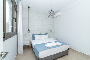 3 bedrooms, iron/ironing board, Internet