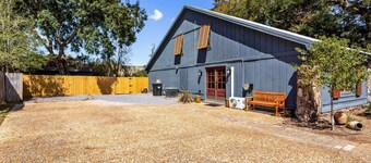 Huge Private Pool & Yard |Backyard Beach Barbecue |Fenced |Dogs Ok |Hammock |Fire Pit |Game Room