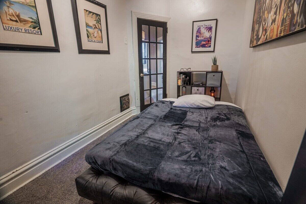 Classic FoxPark King 3BR w/ Deck