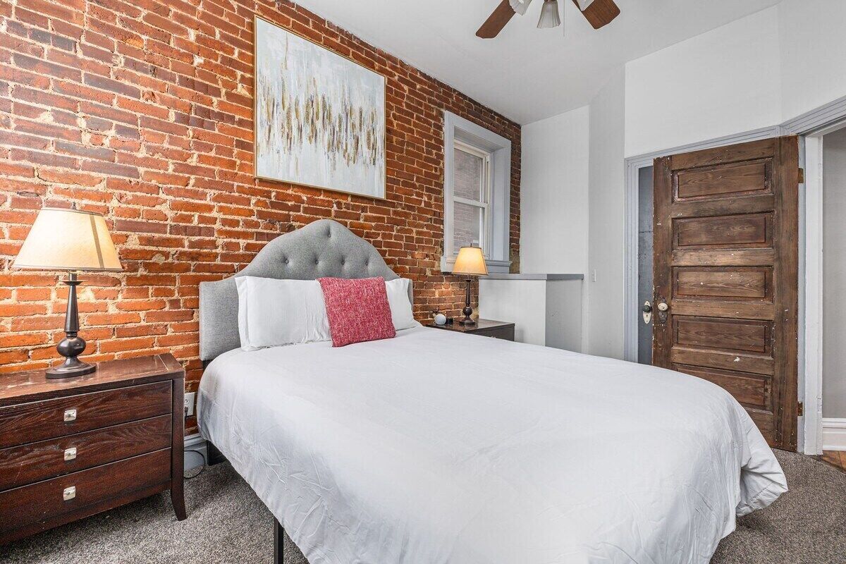 Stylish FoxPark 3BR, King Master