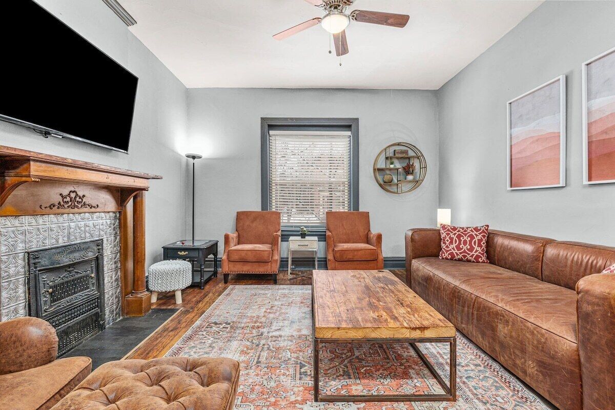 Stylish FoxPark 3BR, King Master