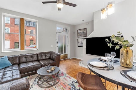 Smart TV, offices. Classic Soulard 2BD King Master & Private Deck