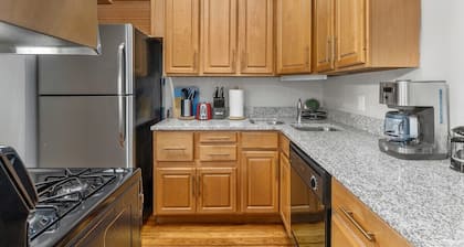 Classic Soulard 2BD King Master & Private Deck