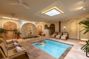 Indoor spa tub