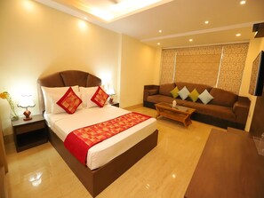 Premium Double Room | Desk, soundproofing, free WiFi