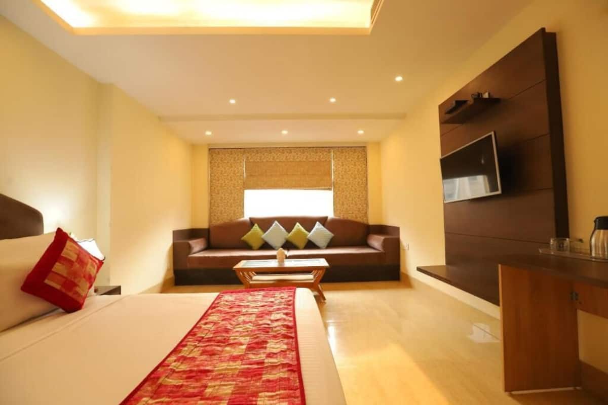 Premium Double Room | Desk, soundproofing, free WiFi