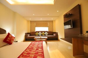 Premium Double Room | Desk, soundproofing, free WiFi - Mayur Assam Hotel (New Delhi)