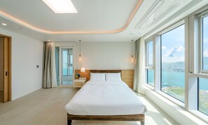 Quartos à prova de som, Wi-Fi de cortesia, roupa de cama