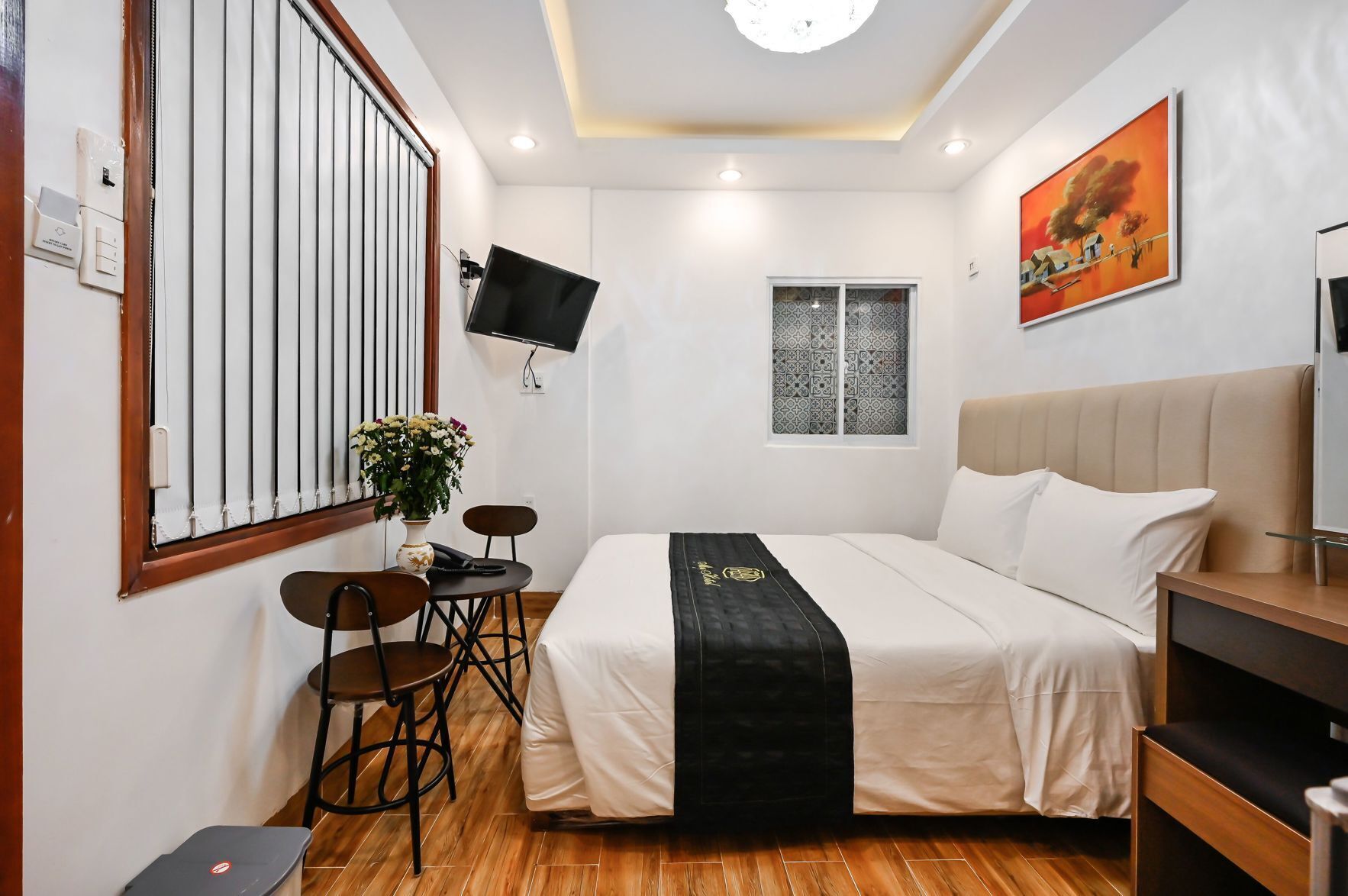 Trang bị nội thất với thiết kế riêng biệt, bàn 