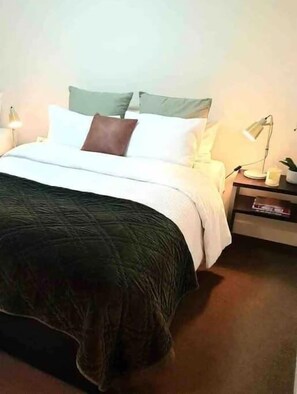 1 多间卧室、熨斗/熨衣板、免费 WiFi、床单