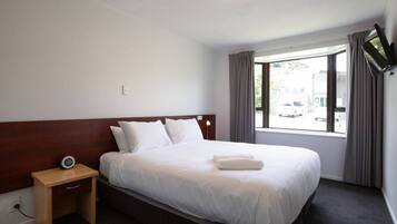 3 bedrooms, iron/ironing board, free WiFi
