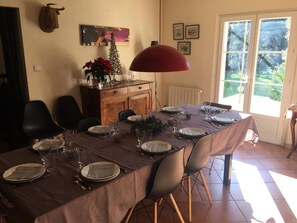 تناول الطعام