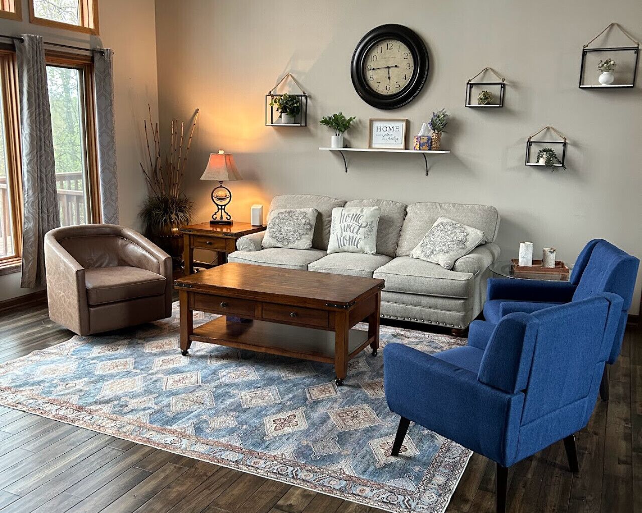 Smart TV, fireplace, ping pong