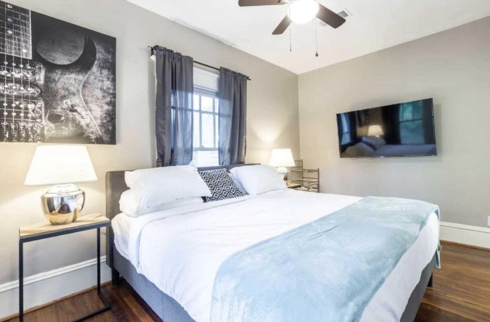 Your Old Montrose Mansion! Sleeps 16/8BR/4.5BA/2PA