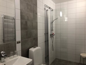Doppelzimmer | Badezimmer