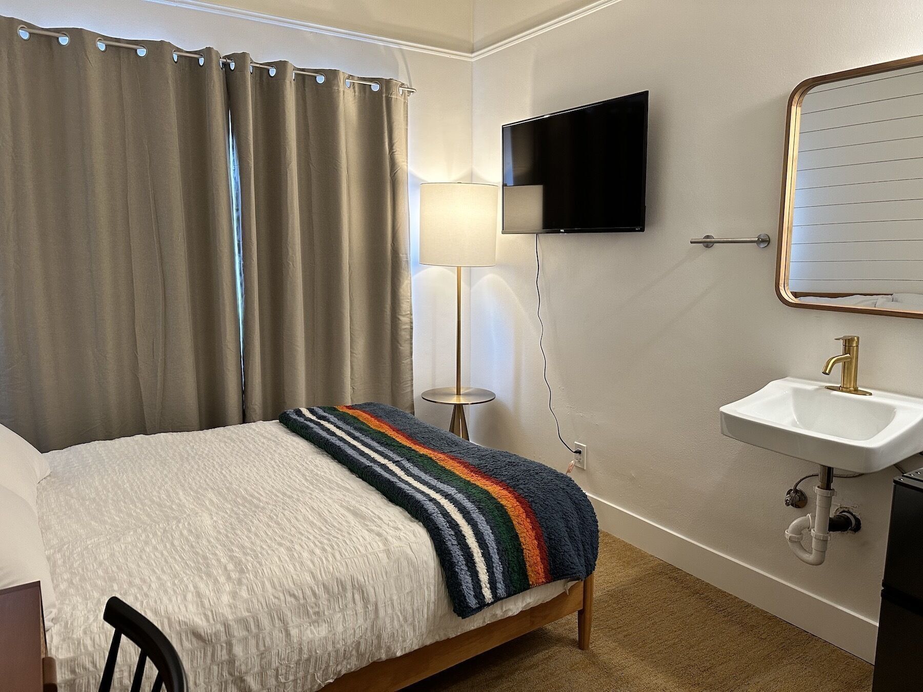 Egyptian cotton sheets, premium bedding, memory foam beds