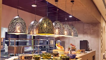 Daily full breakfast (AED 55 per person)