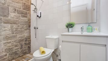 Doccia, set di cortesia gratuito, asciugacapelli, asciugamani