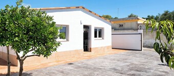 Vakantiehuis "Naranjos" met privé tuin & Wi-Fi