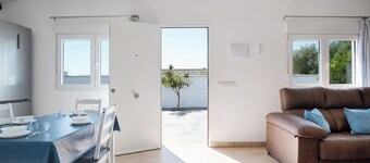 Holiday Home "Naranjos" with Private Garden & Wi-Fi