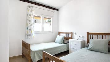 2 chambres, fer et planche Ă  repasser, Wi-Fi gratuit, draps fournis