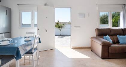 Holiday Home "Naranjos" with Private Garden & Wi-Fi