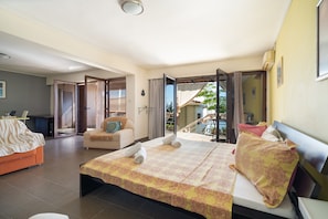 1 bedroom, soundproofing, free WiFi, bed sheets
