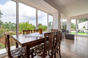 Dining - Villa "Trullo Libellula" with Private Garden, Private Mini Pool & Wi-Fi (Ceglie Messapica)