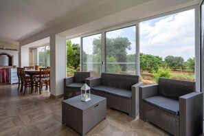 Living area - Villa "Trullo Libellula" with Private Garden, Private Mini Pool & Wi-Fi (Ceglie Messapica)