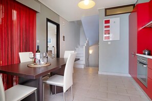 Dining - Apartment 'Villa Rojo Tajo Villas' with Sea View, Wi-Fi and Air Conditioning (Lefkada)