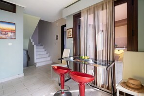Interior - Apartment 'Villa Amarillo Tajo Villas' with Sea View, Wi-Fi and Air Conditioning (Lefkada)