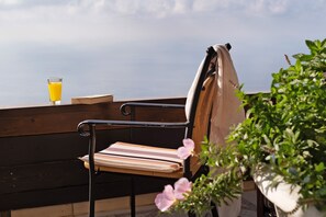 Property grounds - Apartment 'Villa Amarillo Tajo Villas' with Sea View, Wi-Fi and Air Conditioning (Lefkada)
