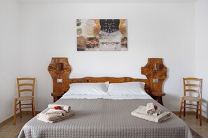 1 bedroom, iron/ironing board, WiFi, bed sheets - Holiday Home 'Pin E Cele' with Mountain View, Private Terrace and Balcony (Dronero)