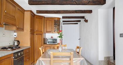 Maison de vacances 'Pin E Cele' avec vue sur montagne, terrasse privée et balcon