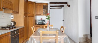 Maison de vacances 'Pin E Cele' avec vue sur montagne, terrasse privée et balcon
