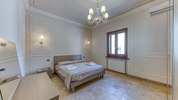 2 Schlafzimmer, Bügeleisen/Bügelbrett, Bettwäsche