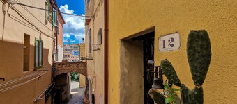 Apartment 'Il Borgo 5' with Air Conditioning