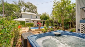 Terrace/patio - The Charlotte House - Downtown + pool and hot tub! (Downtown St. Augustine)