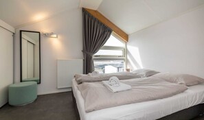 3 bedrooms, travel cot, free WiFi