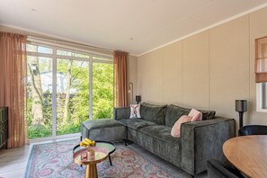 Fernseher, Stereoanlage