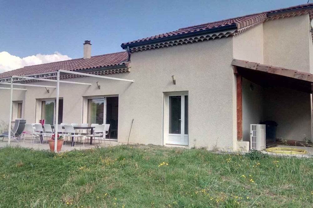 Superbe Villa Neuve Proximité Randos et Commerces