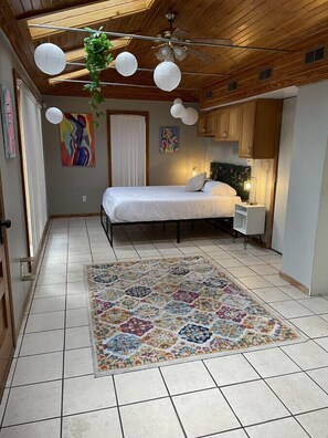 Free WiFi - 4BR Spacious Home Near U of I! (Champaign)