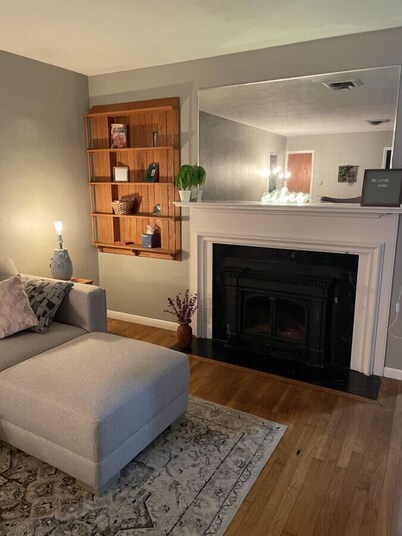 4BR Spacious Home Near U of I!