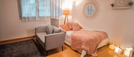 1 quarto, Wi-Fi de cortesia, roupa de cama