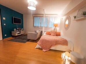 1 bedroom, free WiFi, bed sheets - Studio Très Cosy Tout Confort (Pantin)