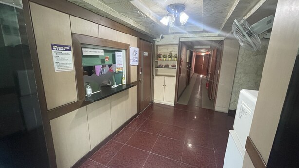 Reception - Motel Grace (Seoul)