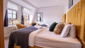 1 bedroom, desk, iron/ironing board, travel cot